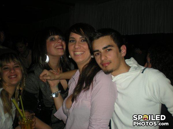 Girls_show_brasier