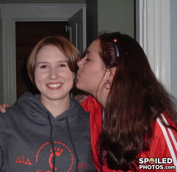 Spoiledphotos-1220940151-12101