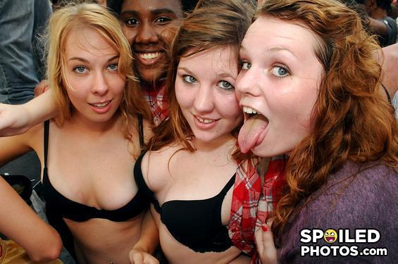 Girl-talk-pool-party