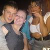 8952 - Unmoderated Photos spoiled by Photobombers - 1